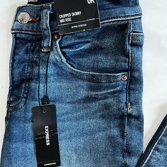 Women’s Express Mid Rise Raw Hem Cropped Skinny Jeans – Light Wash – Size 0 - Picture 2 of 4